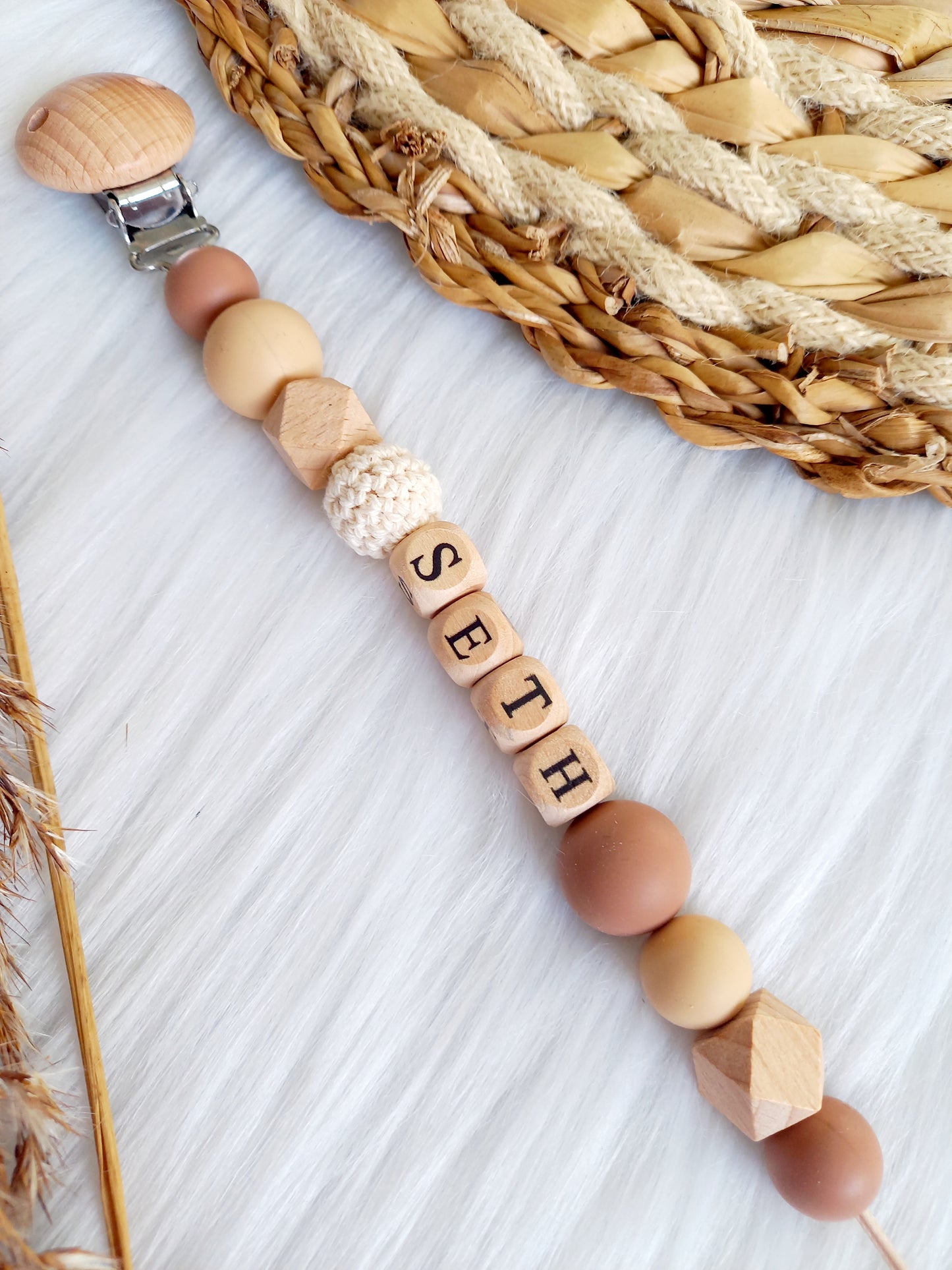 Speenkoord met naam, kies je kleuren zelf, zand/peach brons