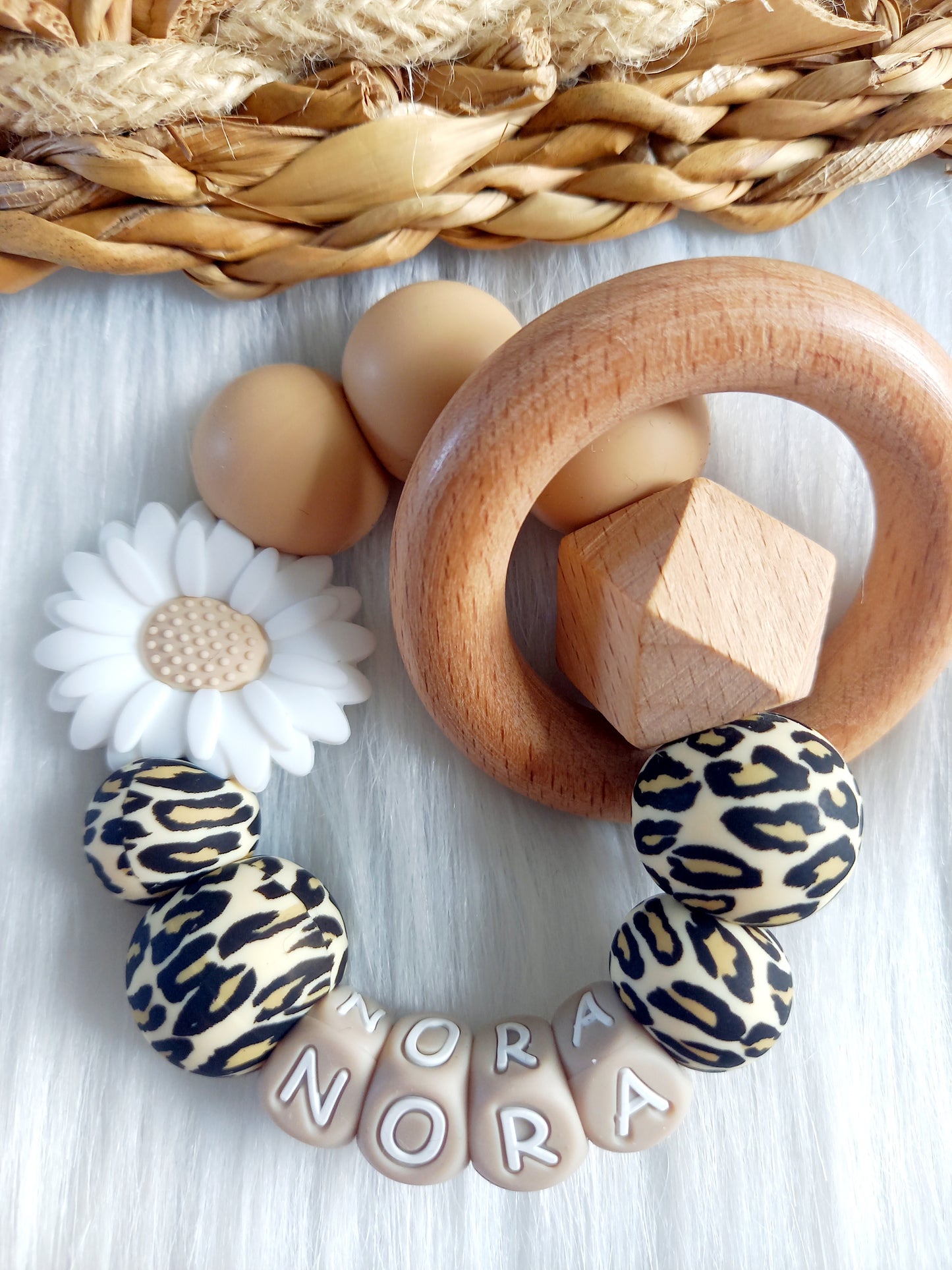 Bijtring daisy (kies je kleuren zelf) leopard/zand