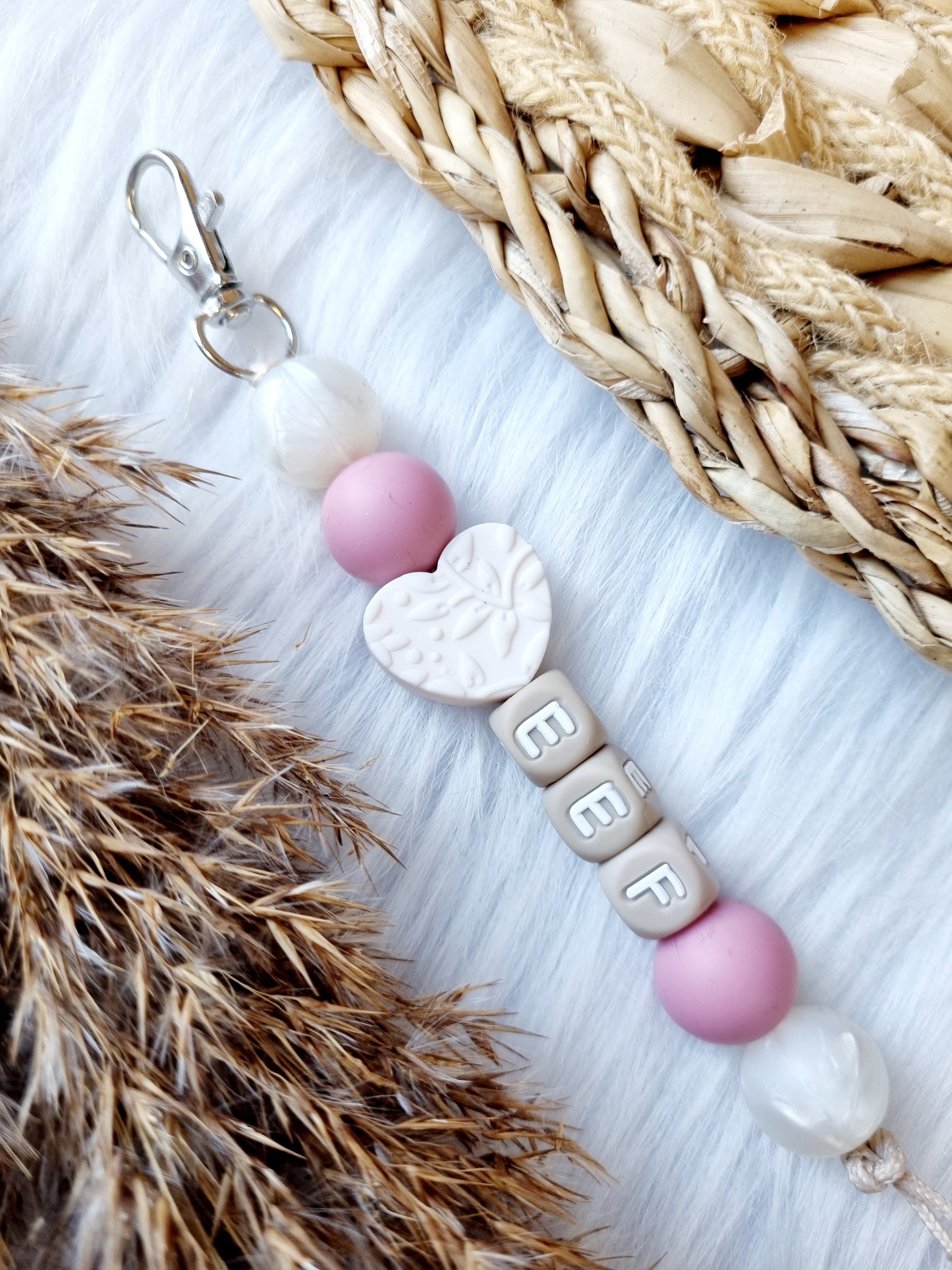 Sleutelhanger met naam hart offwhite