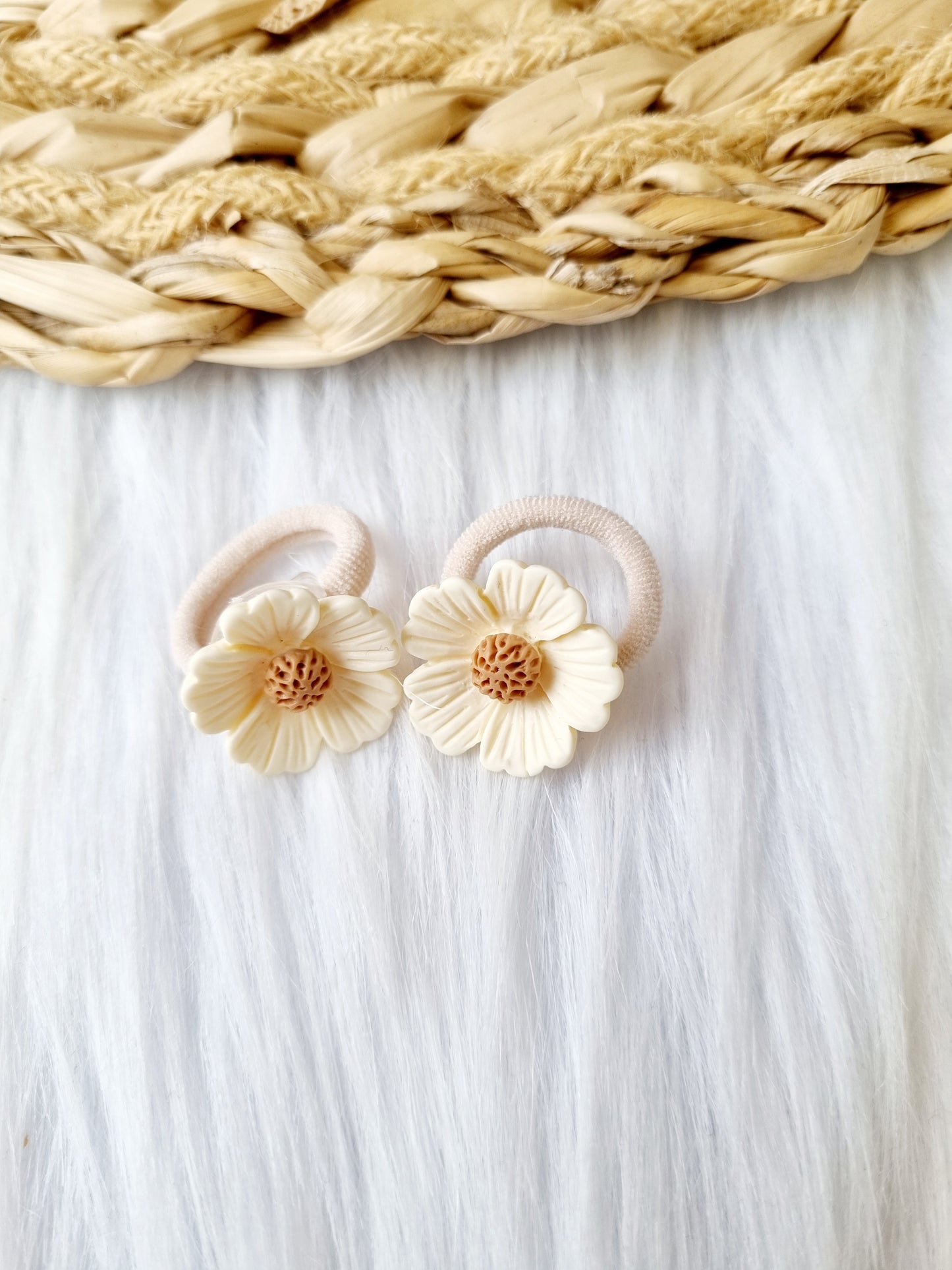 Mini haar elastiekjes Flower 2 stuks creme