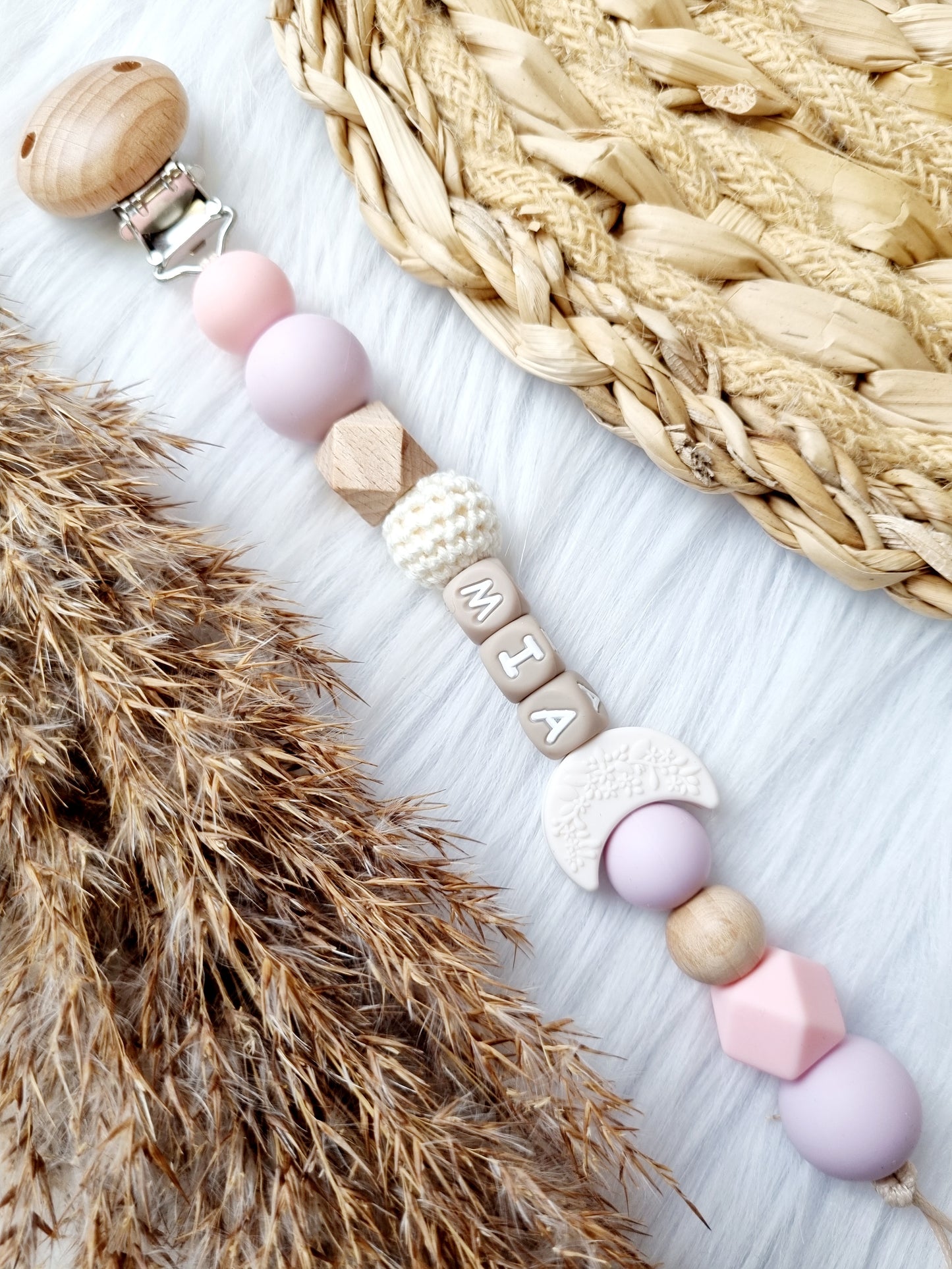 Speenkoord met naam maan
Babypink, lila