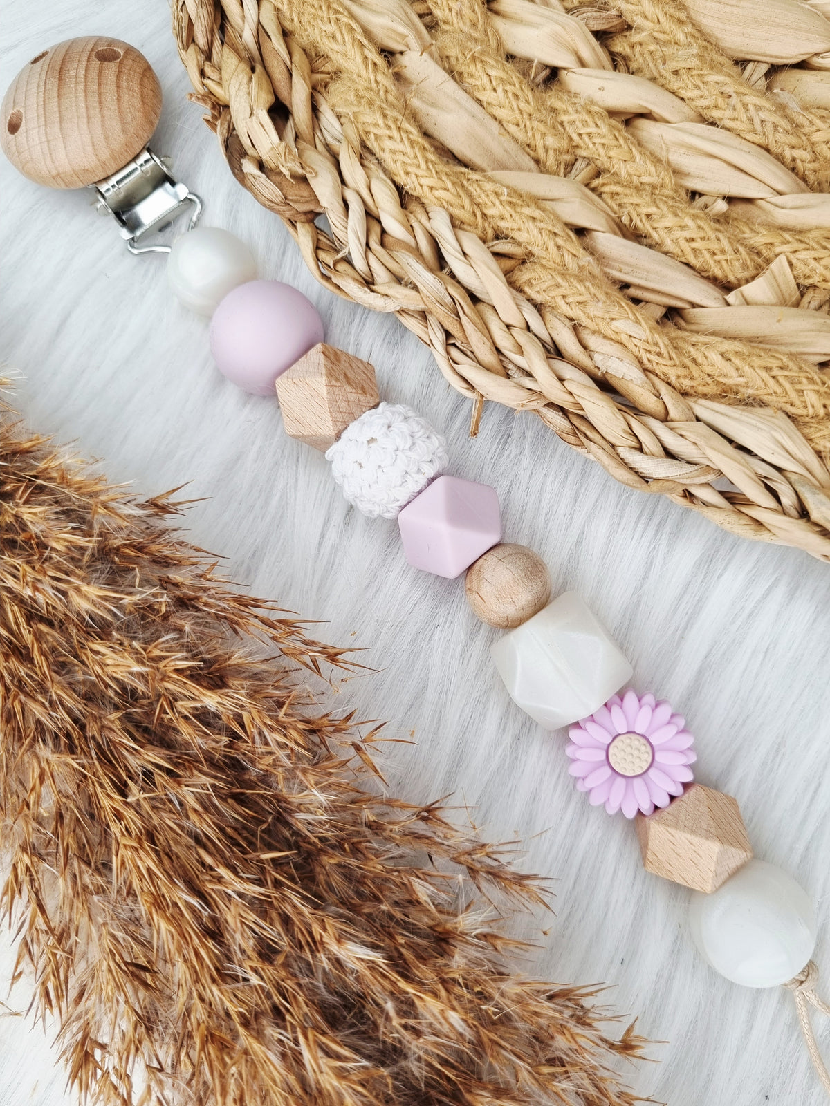 Speenkoord met naam - Daisy Lila, pearl