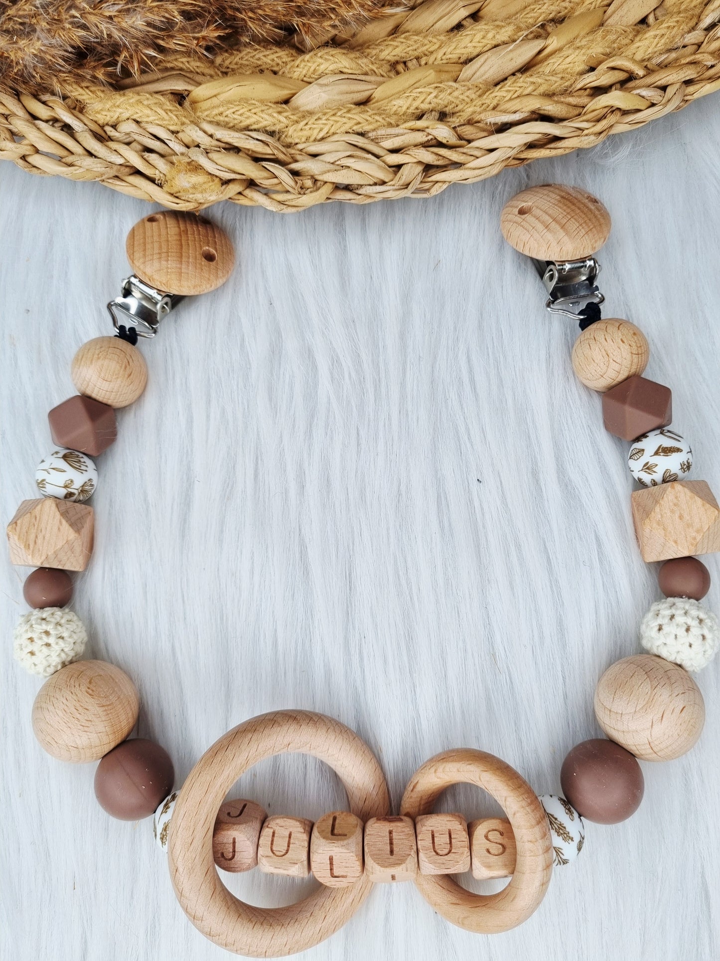 Wagenspanner tree leaves, brownie met houten letters