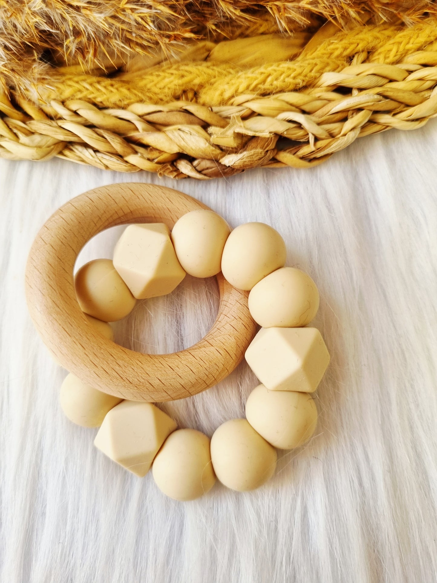 bijtring met naam basic beige