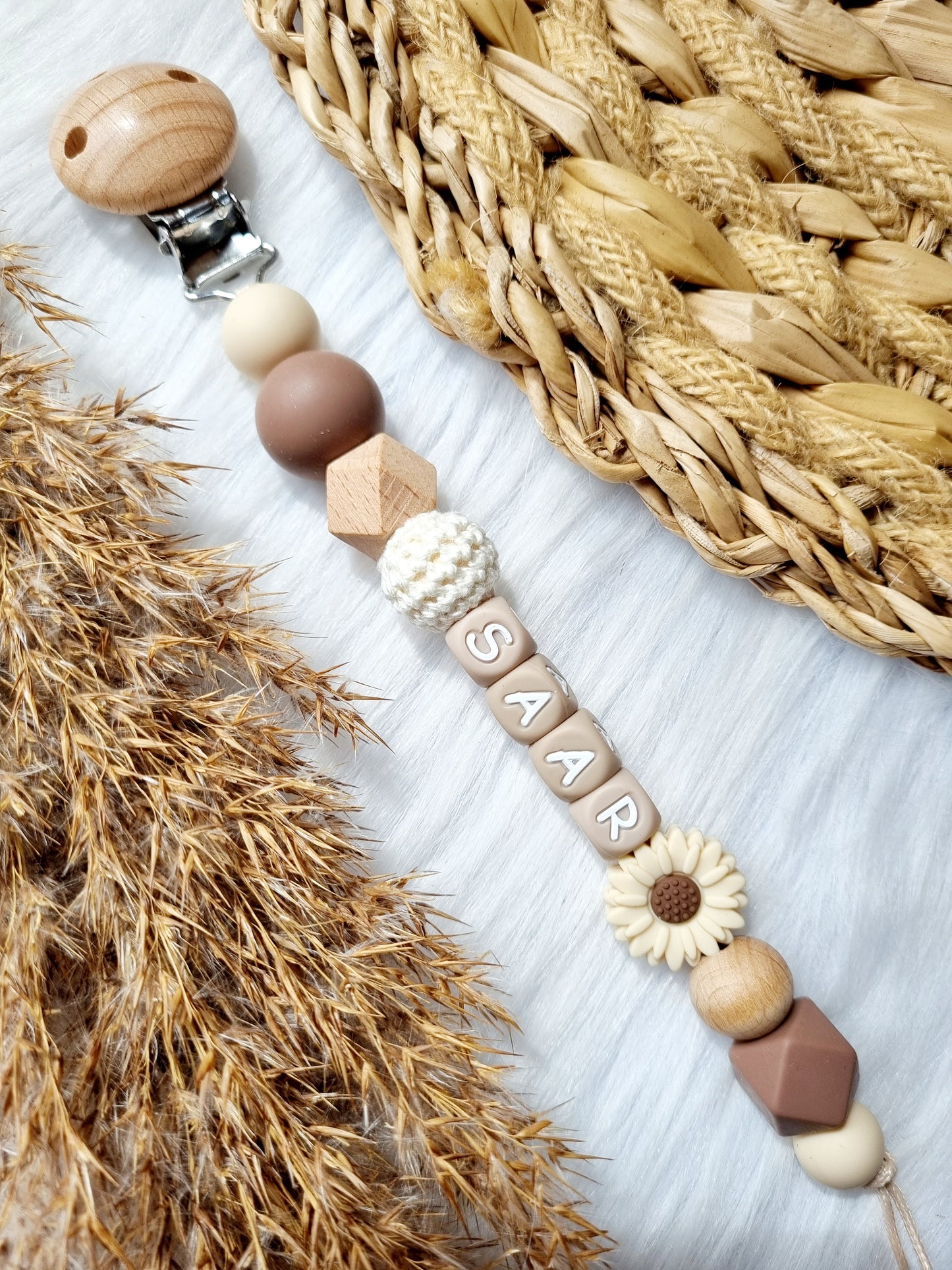 Speenkoord met naam faye daisy beige