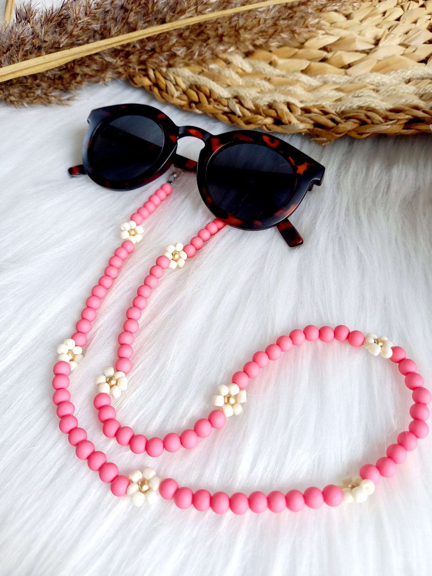 Dit mooie zonnebrillenkoord kan niet ontbreken voor de zomer. Zonnebrilkoord daisy coral