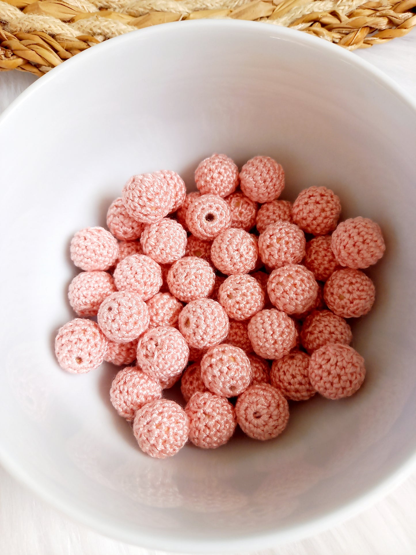 gehaakte kralen Met deze mooie gehaakte katoenen kralen kunt u de leukste creaties maken voor uw kleintje. Ze zijn geschikt voor: Speenkoorden, wagenspanners, bijtringen en nog veel meer. diy, gehaakte kralen zalm roze