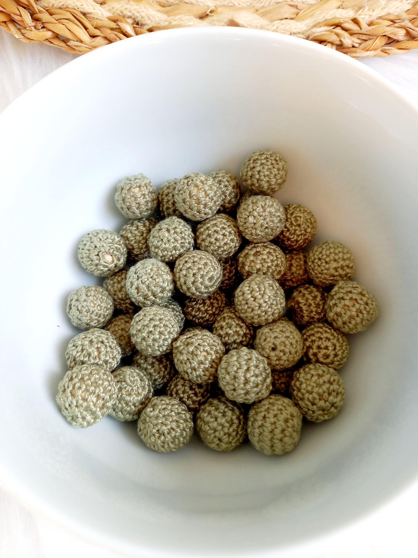 gehaakte kralen Met deze mooie gehaakte katoenen kralen kunt u de leukste creaties maken voor uw kleintje. Ze zijn geschikt voor: Speenkoorden, wagenspanners, bijtringen en nog veel meer. diy, gehaakte kralen groen