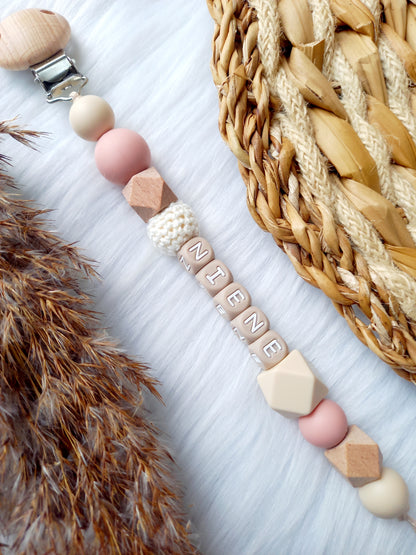 Speenkoord met naam (kies je kleuren zelf) beige/blush