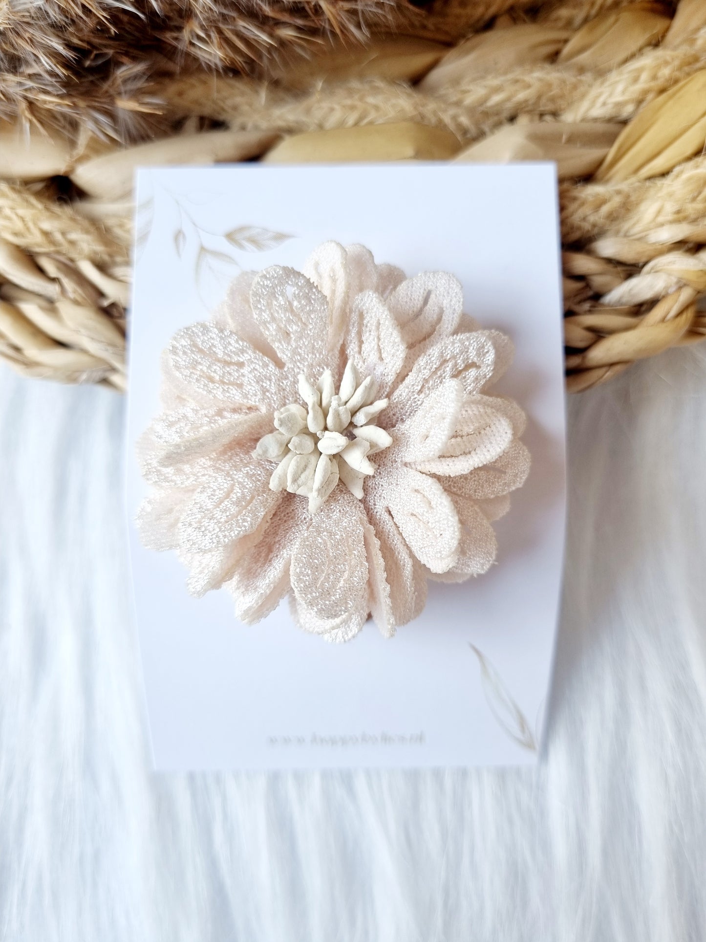 Haarspeldje Dahlia beige