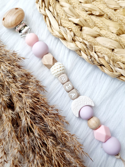 Speenkoord met naam maan
Babypink, lila