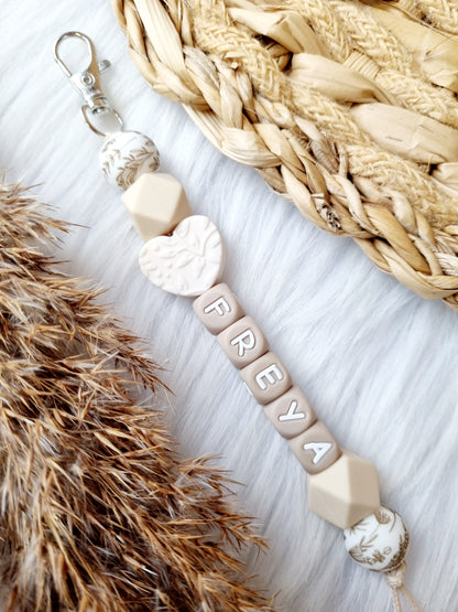 Sleutelhanger hart off white 
Tree leaves, beige