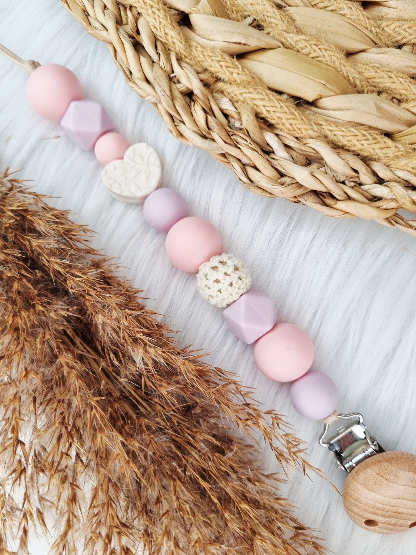 Speenkoord met naam Hart off-white, babypink, lila