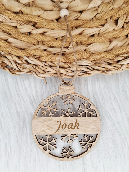 Houten kerstbal met naam – Sneeuwvlok