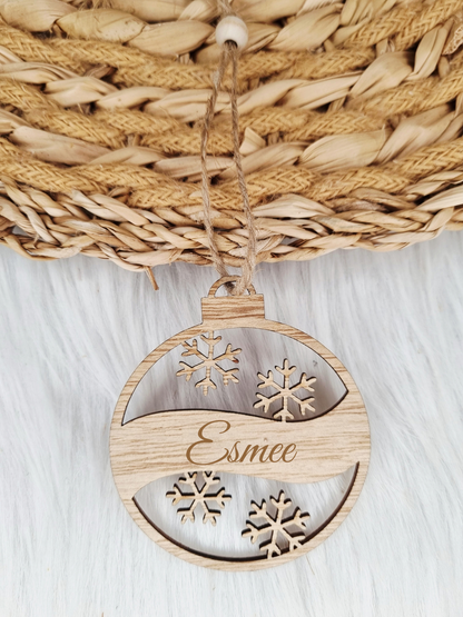 Houten kerstbal met naam – Sneeuwvlok
