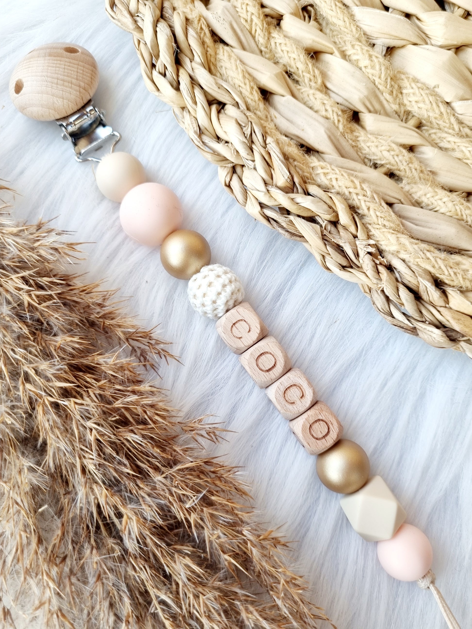 Speenkoord met naam metallic goud, light pink