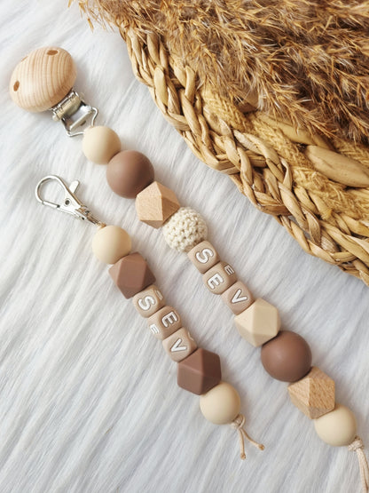 Speenkoord naam brownie, beige met bijpassende sleutelhanger 