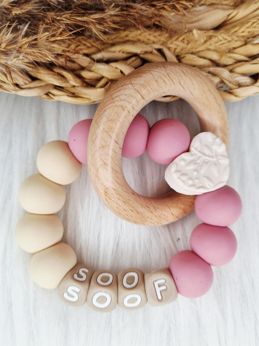 Bijtring met naam Hart off-white, dusty rose, beige