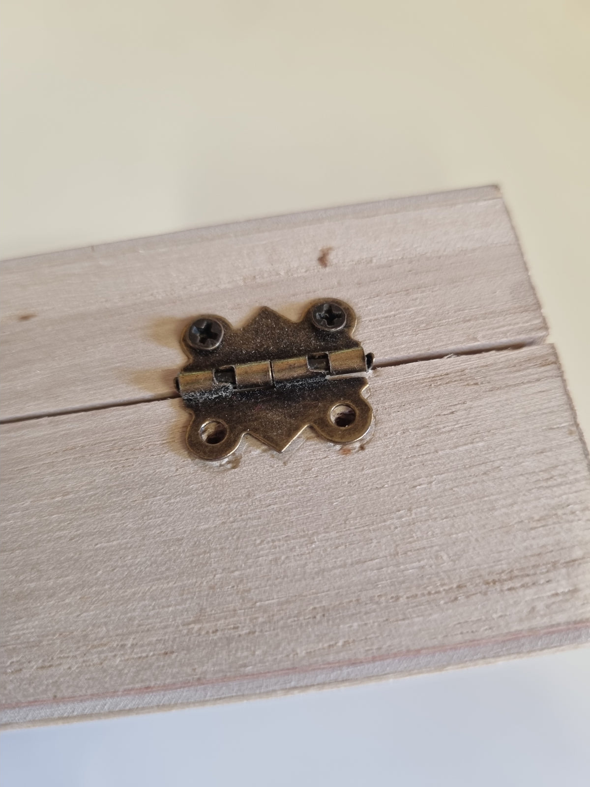 Gepersonaliseerd houten haarspeldjes kistje met naam (met kleine bemerking)
