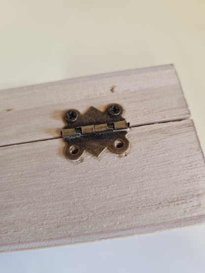 Gepersonaliseerd houten haarspeldjes kistje met naam (met kleine bemerking)