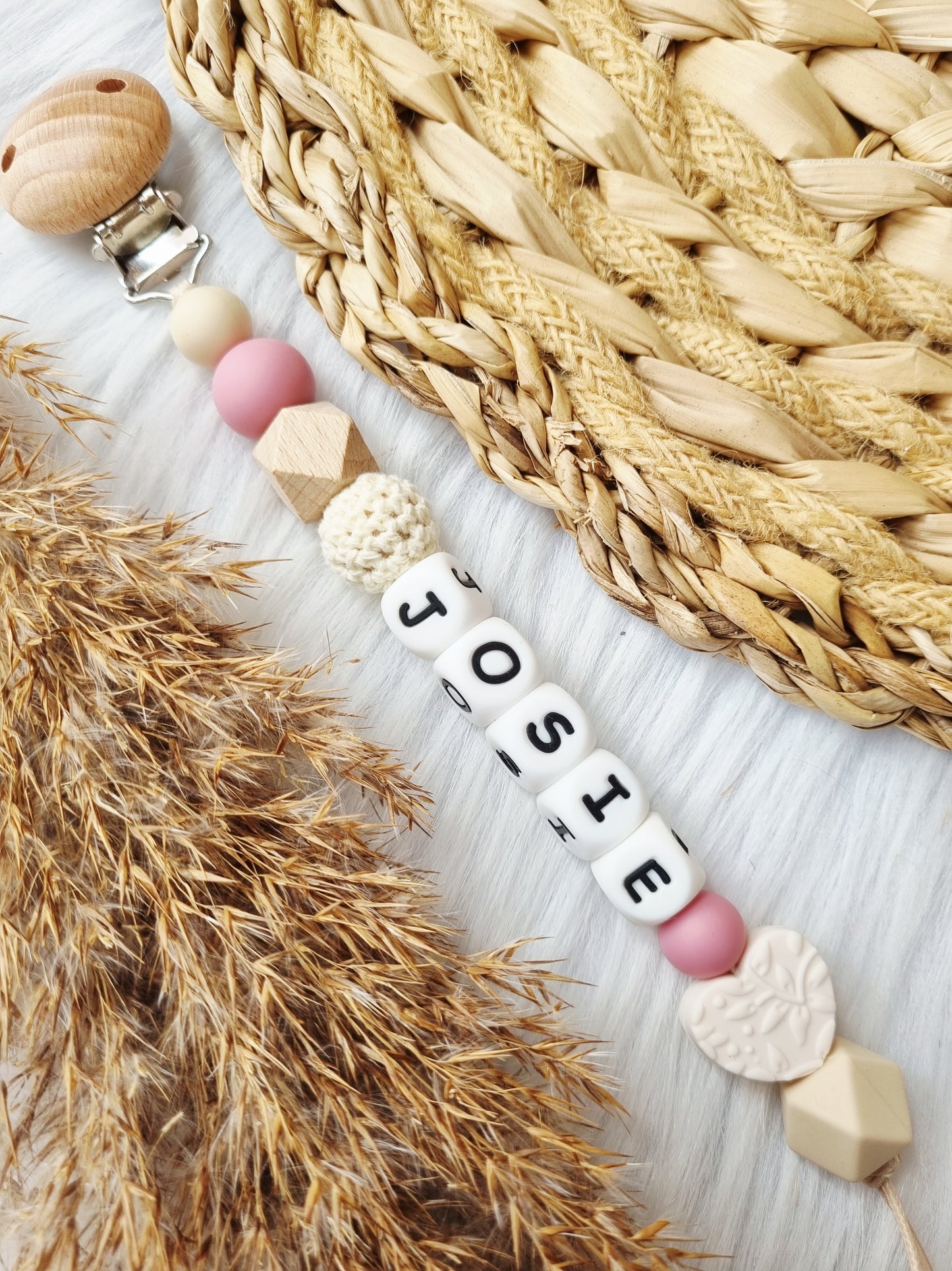 Speenkoord met naam Hart off-white, dusty rose, beige