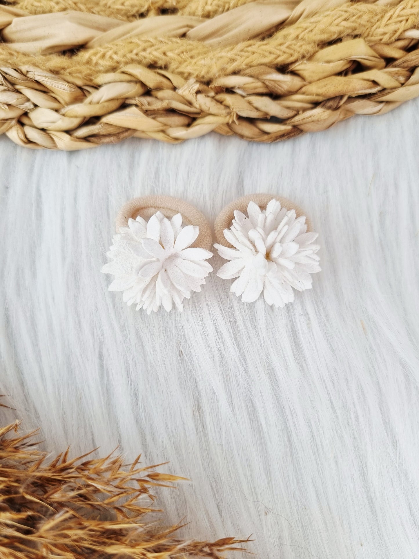 Mini haarelastiekjes aster 2 stuks wit