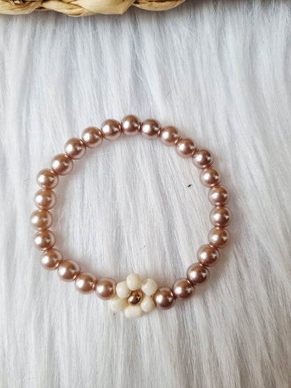 Kinder armband Pearl daisy single bruin