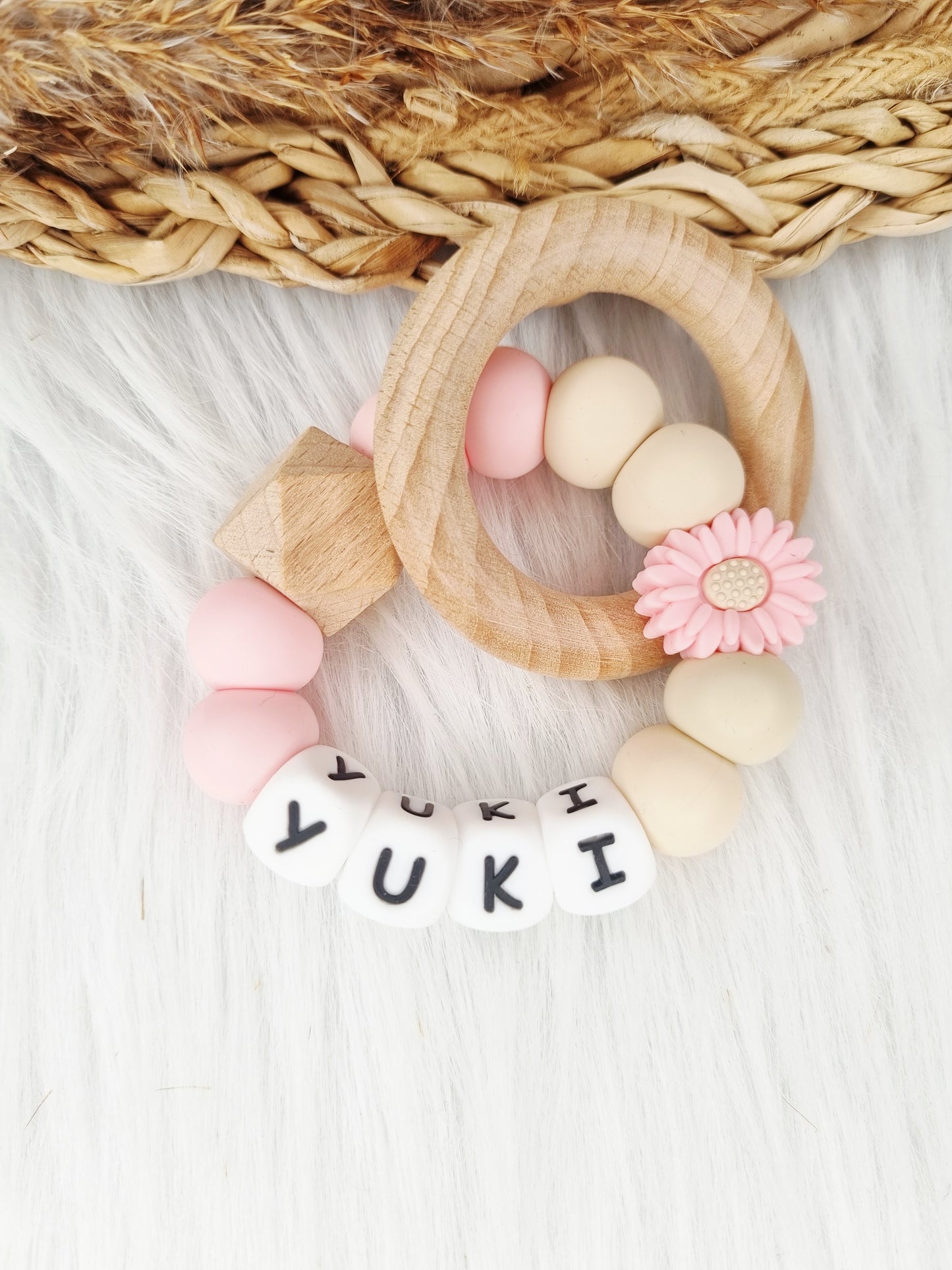 Bijtring met naam daisy babypink, beige
