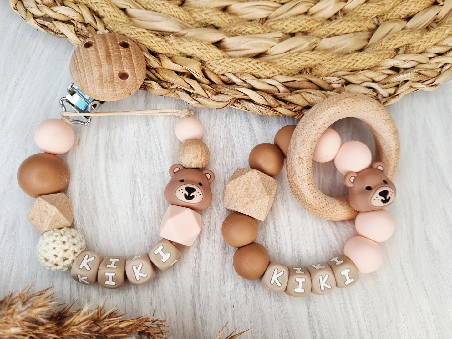 Speenkoord met naam Beer, peach brons, lightpink