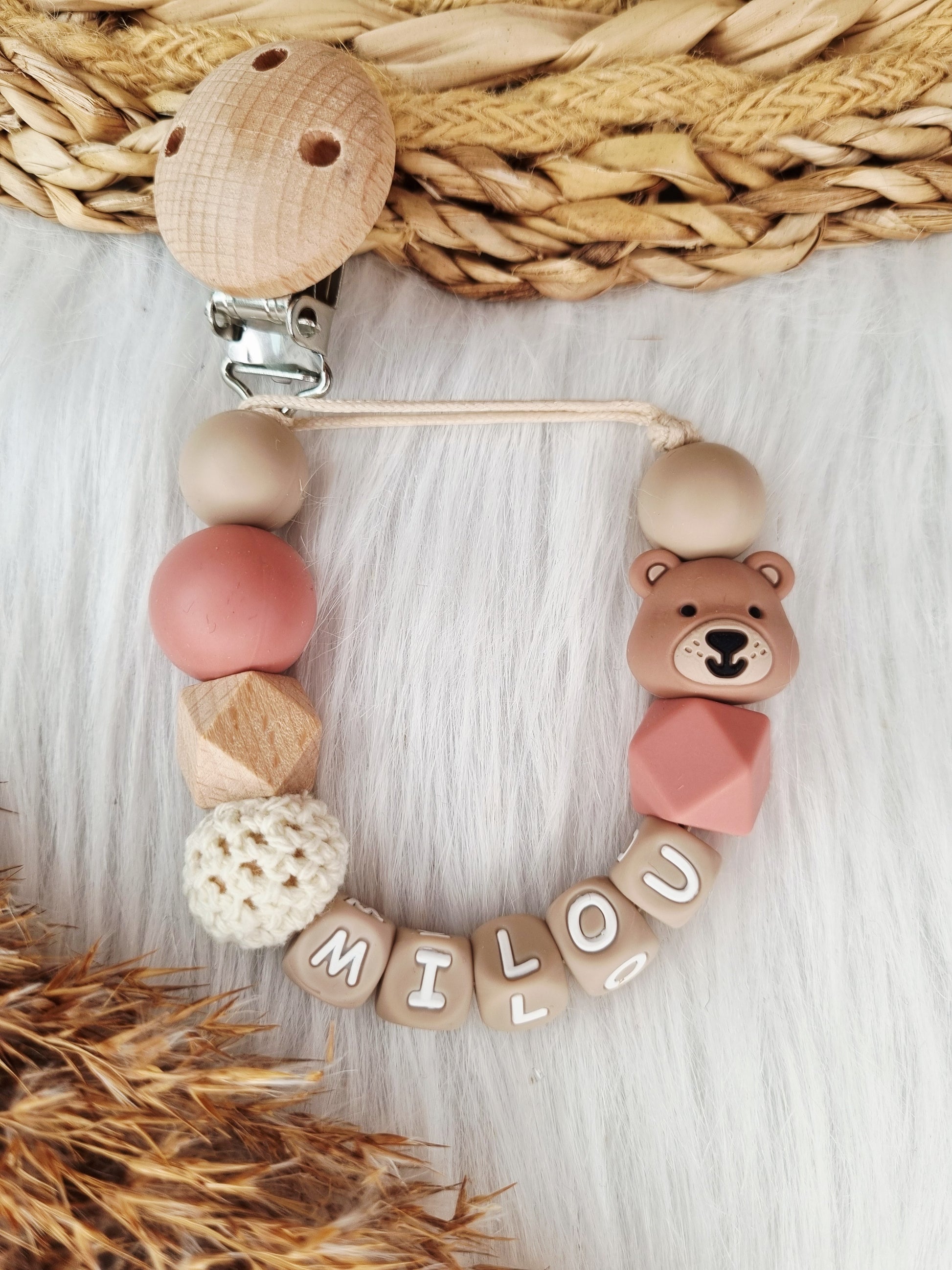 Speenkoord met naam beer powderblush, klei