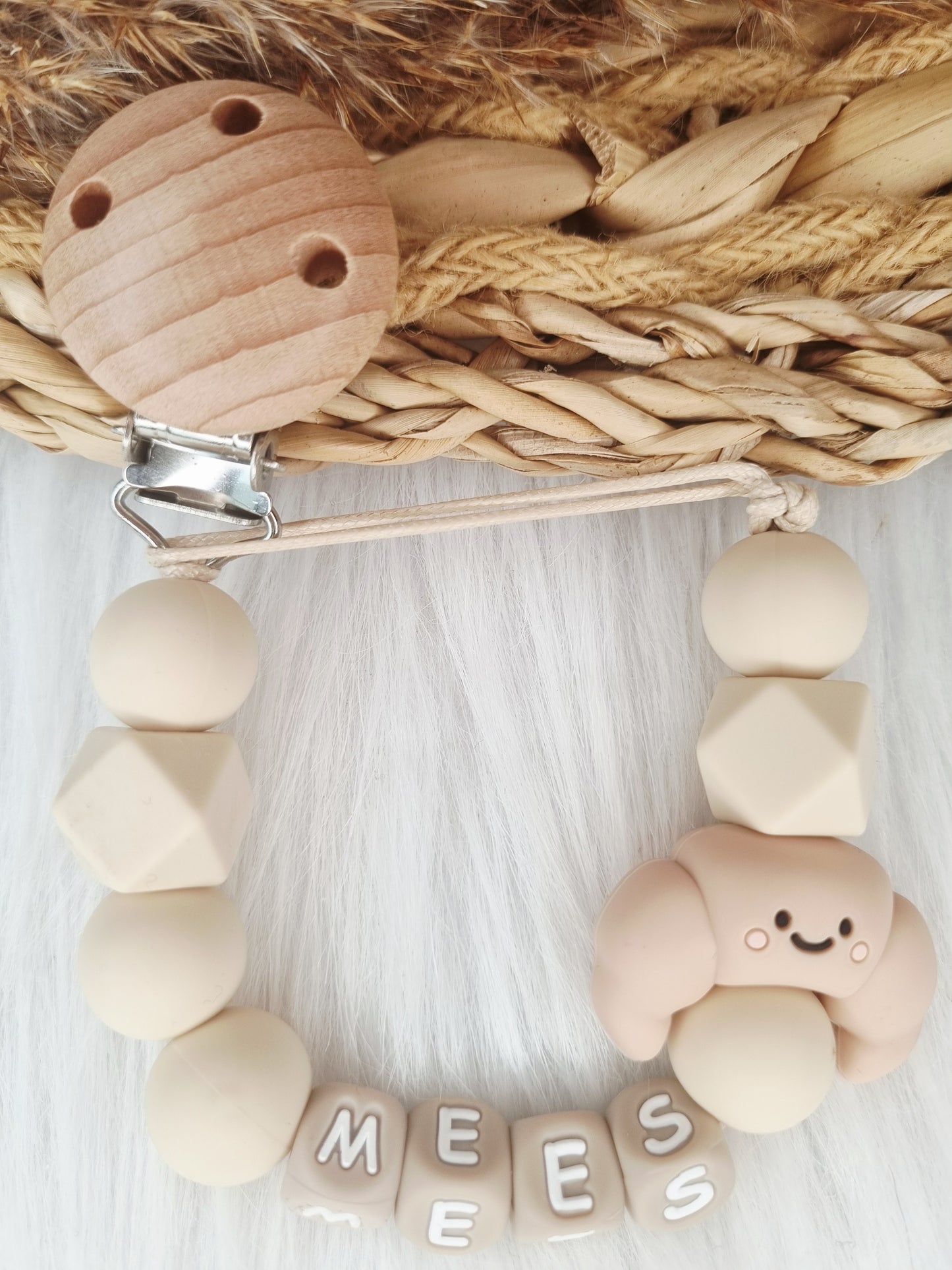 Speenkoord met naam croissant neutral beige