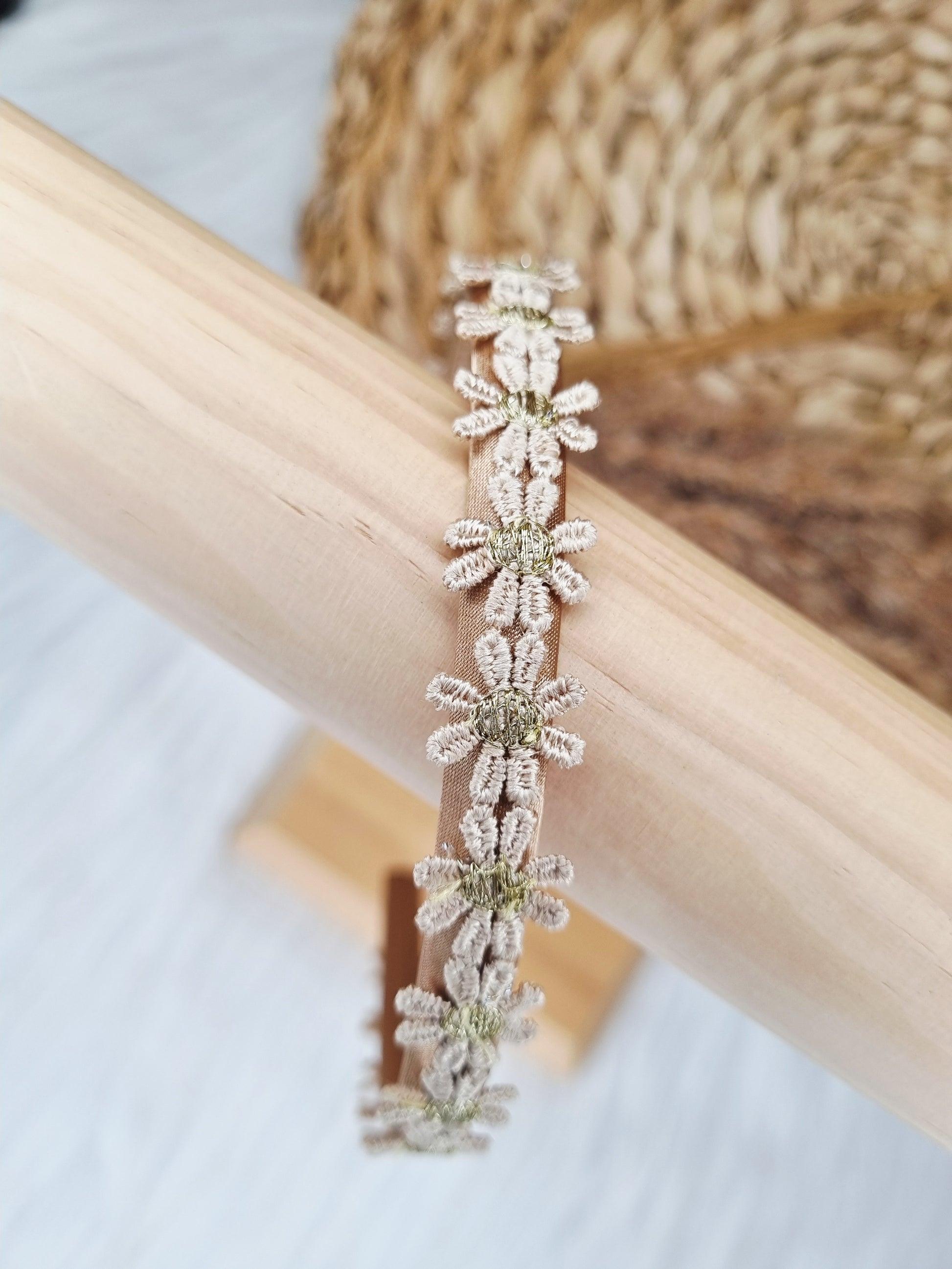 Diadeem daisy beige, goud