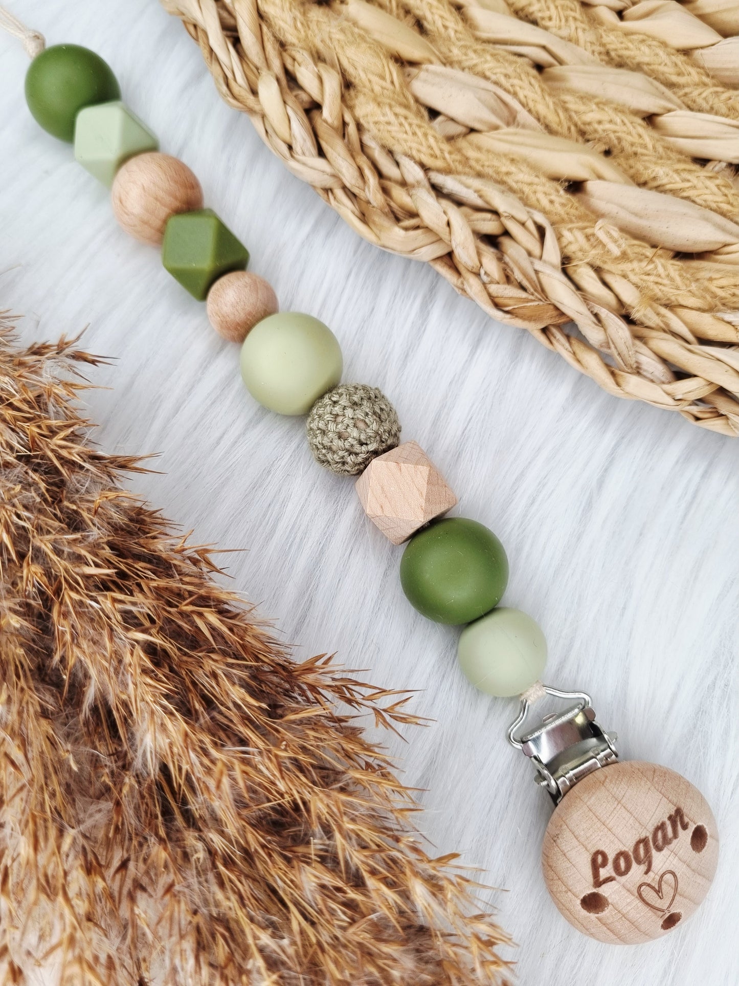 Speenkoord gegraveerd Donkergroen, sage