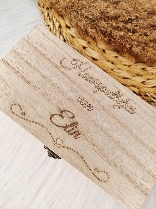 Gepersonaliseerd houten haarspeldjes kistje met naam