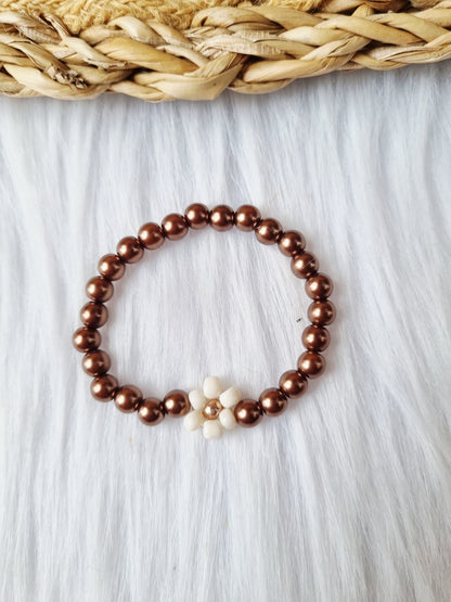 Kinder armband Pearl daisy single donkerbruin