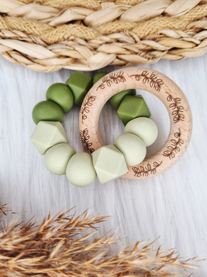 Bijtring met naam - Leaf, donkergroen, sage (takjes)