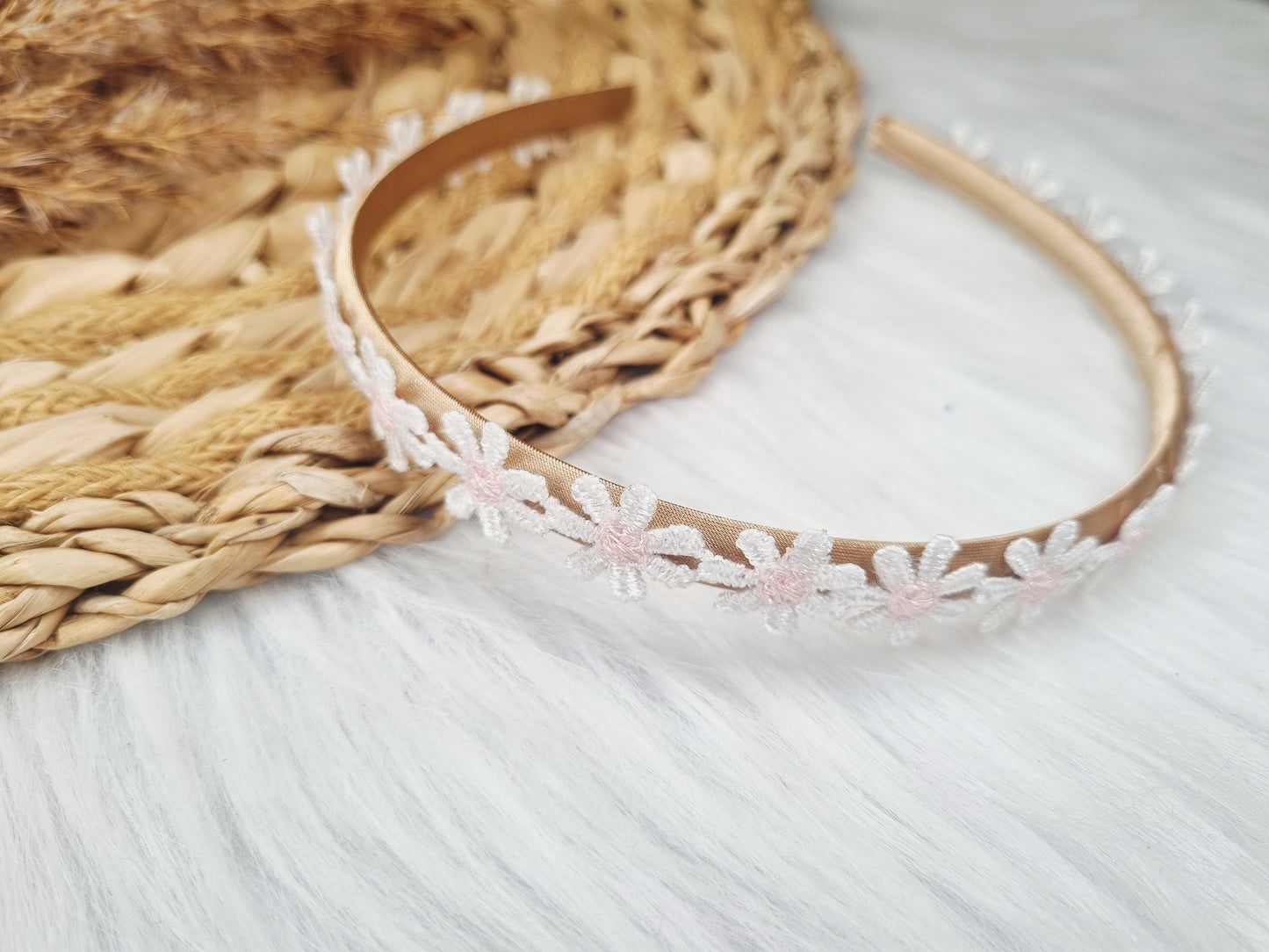 Diadeem daisy roze