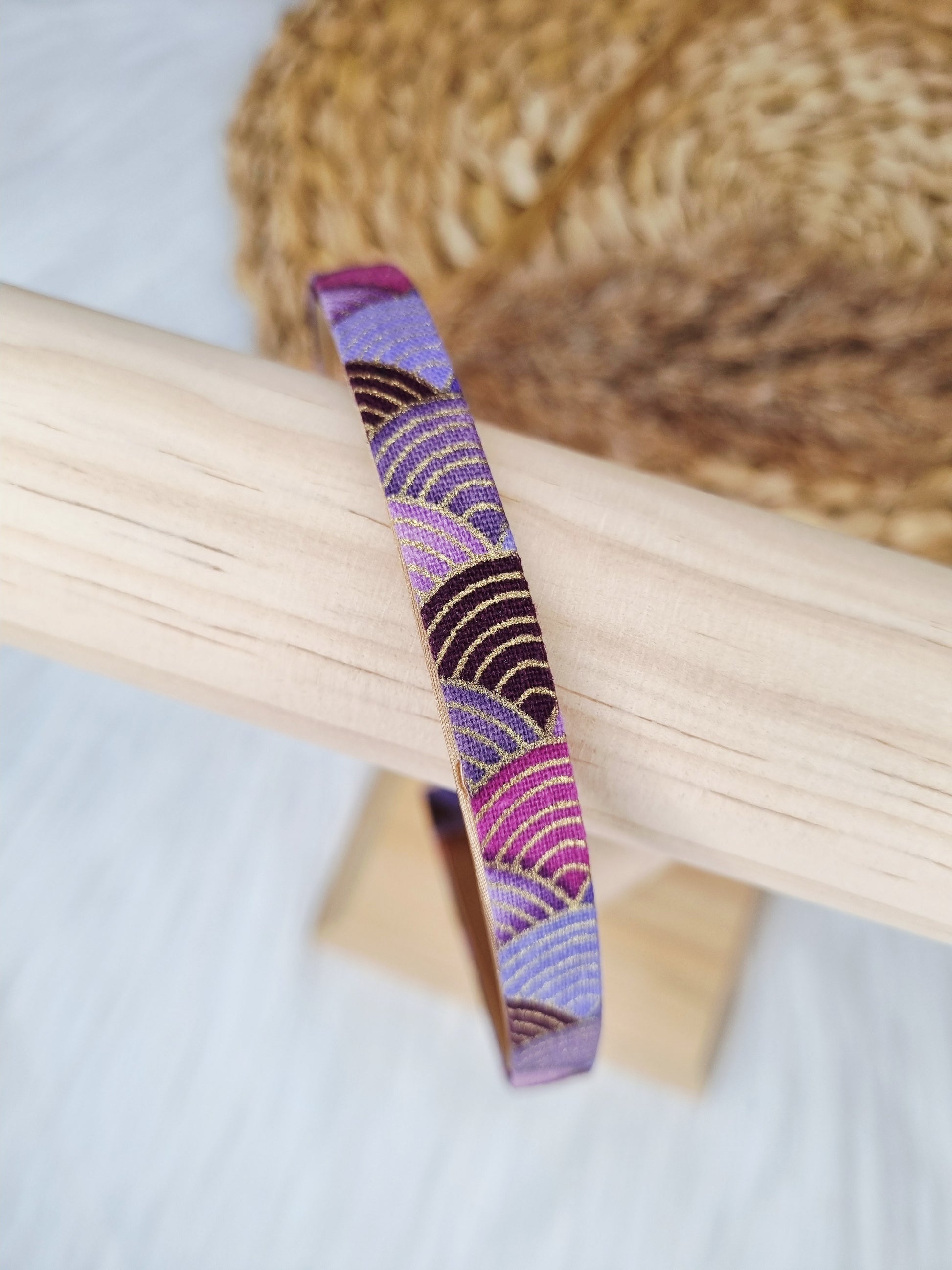 Diadeem purple waves