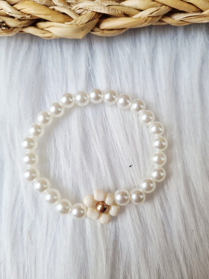 Kinder armband Pearl daisy single wit