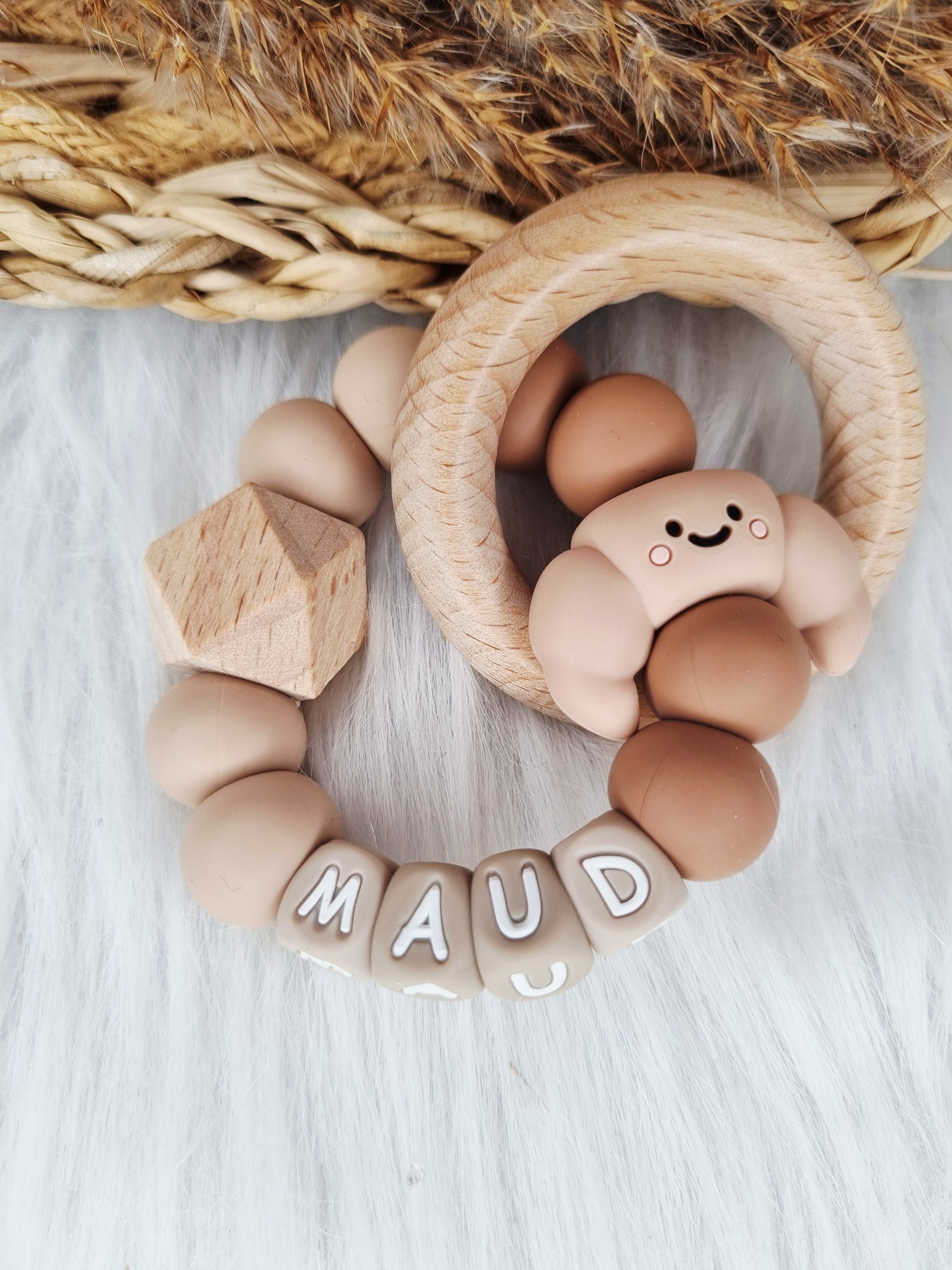 Bijtring met naam - Croissant mokka, peach brons
