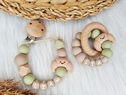 Bijtring met naam - Croissant sage, klei met bijpassende bijtring 