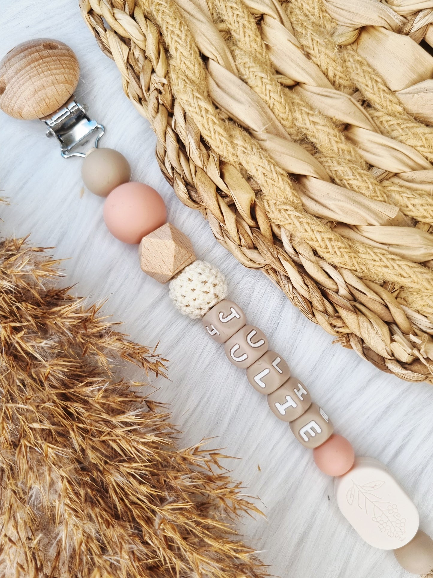 Speenkoord met naam ovaal off white, blush, klei