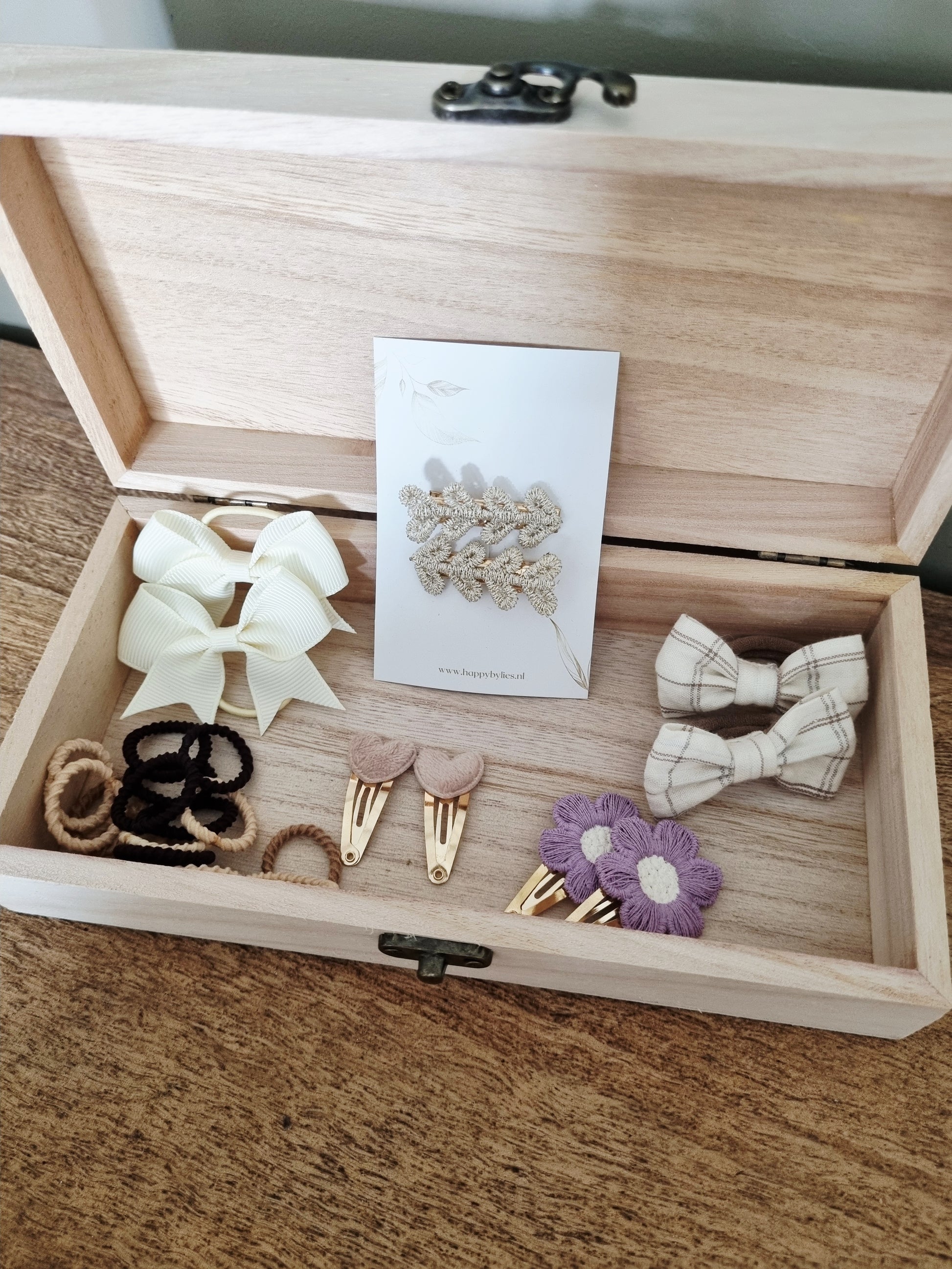 Gepersonaliseerd houten haarspeldjes kistje met naam