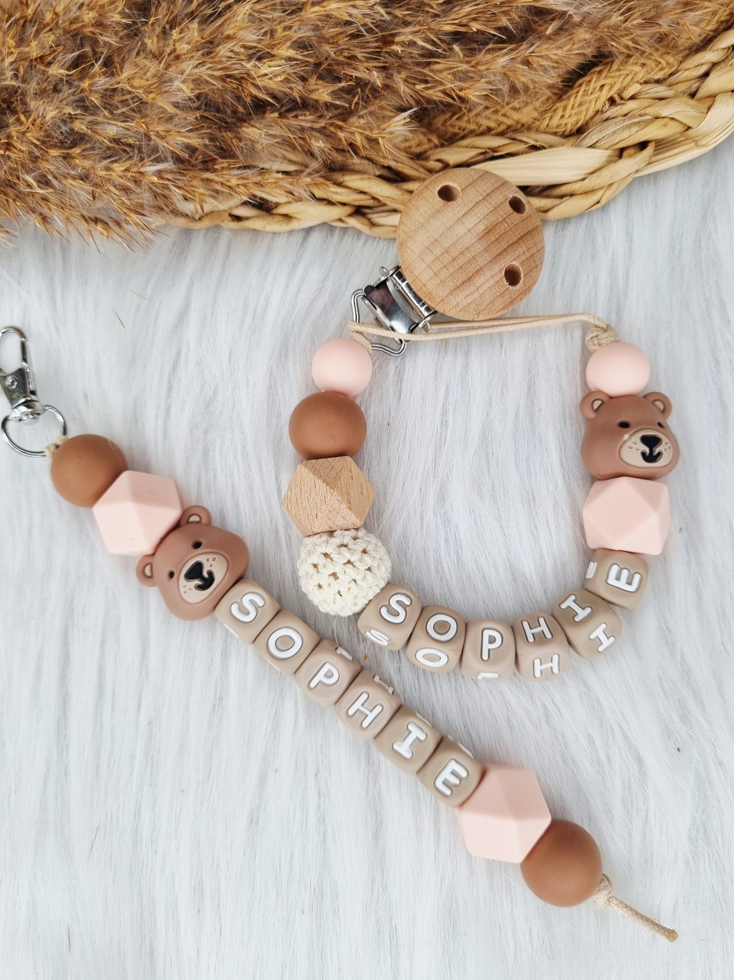 Speenkoord met naam - Beer, peach brons, lightpink met bijpassende sleutelhanger