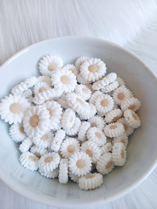 Met deze mooie siliconen daisy kralen kunt u de leukste creaties maken voor uw kleintje. Ze zijn geschikt voor: Speenkoorden, wagenspanners, bijtringen, diy, siliconen kraal daisy wit